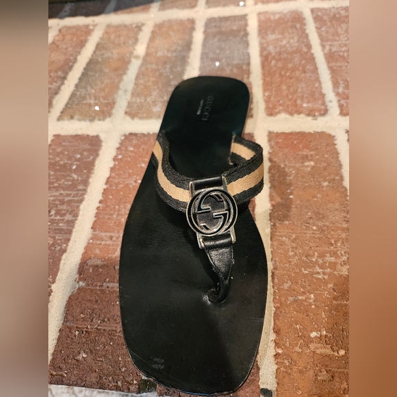 Black/Tan Gucci Flip Flops w/Black & Gold Hardware - Picture 2 of 8